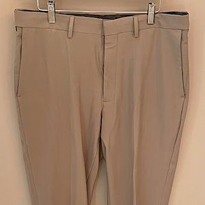Haggar Men's Premium Comfort Flat Front Dress Pant 34X32 Dark Khaki